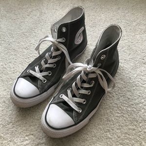Like new Gray hightop converse!